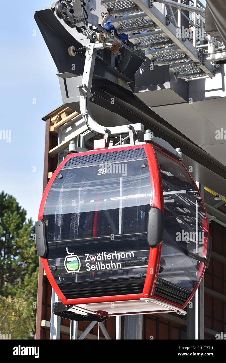 Neue Seilbahn auf das Zwölferhorn in Sankt Gilgen am Wolfgangsee, Österreich, Europa - Neue Seilbahn zum Zwölferhorn in Sankt Gilgen am Wolfgangsee Stockfoto