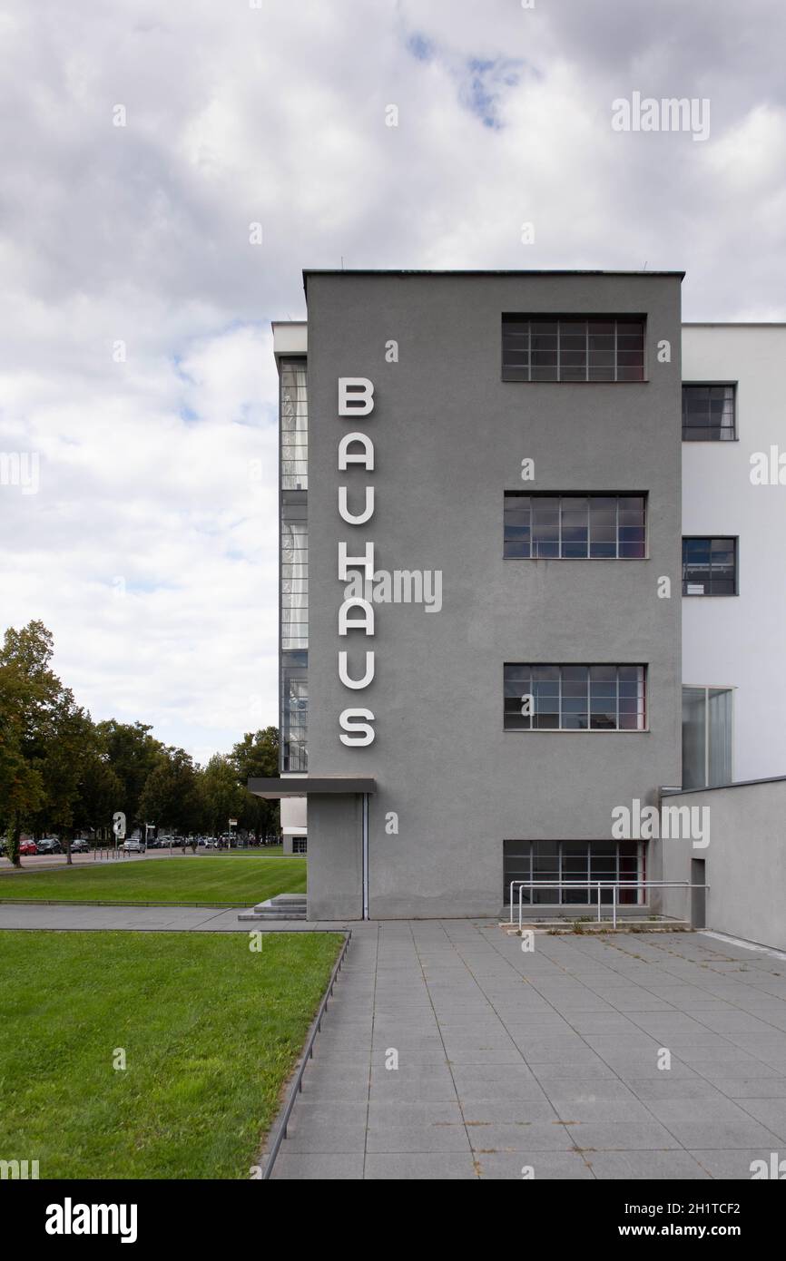 Bauhaus, erste Schule für Industriedesign. Dessau, Deutschland. Hochwertige Fotos Stockfoto