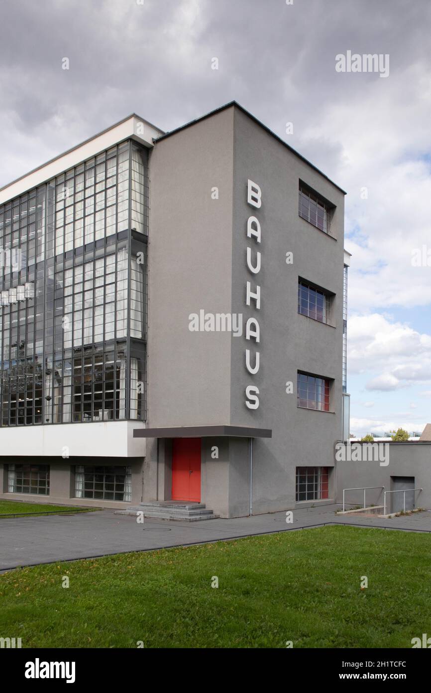 Bauhaus, erste Schule für Industriedesign. Dessau, Deutschland. Hochwertige Fotos Stockfoto