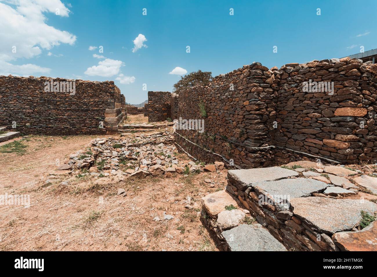 Dungur, oder Dungur 'Addi Kilte, Ruinen eines bedeutenden Herrenhauses in Aksum, Äthiopien - Ruinen des Palastes der Königin Sheba, Aksum Zivilisation in Axum Stockfoto