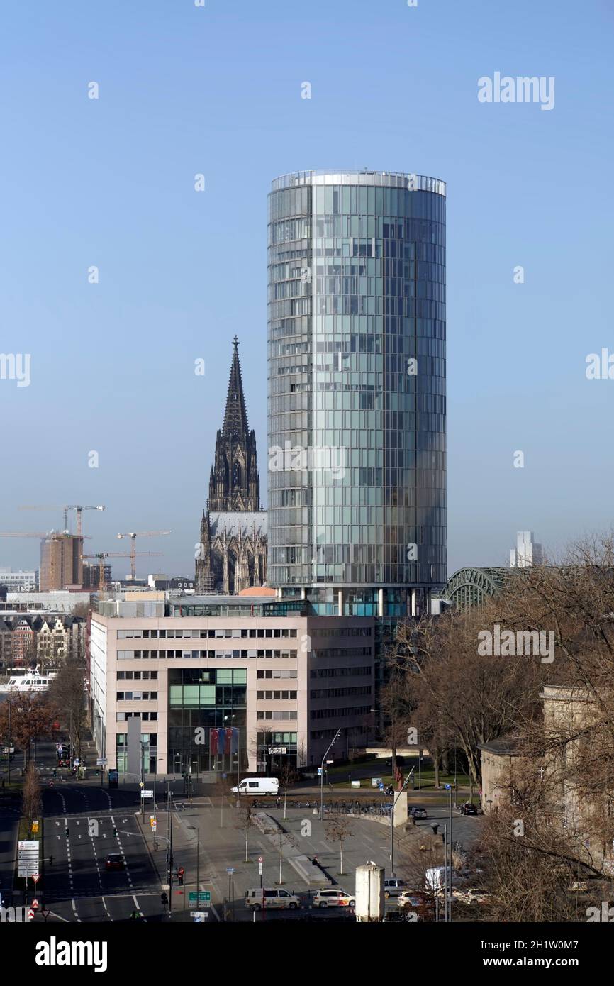 Koelntriangle turm -Fotos und -Bildmaterial in hoher Auflösung – Alamy