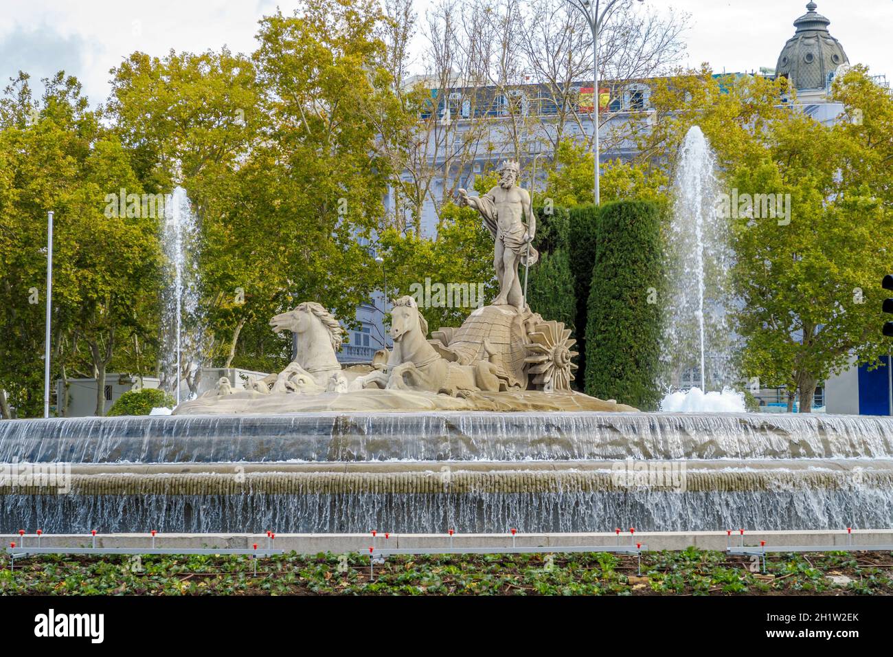 Madrid, Spanien - 10. November 2019: Neptunbrunnen eines der berühmtesten Wahrzeichen Madrids in Spanien Stockfoto