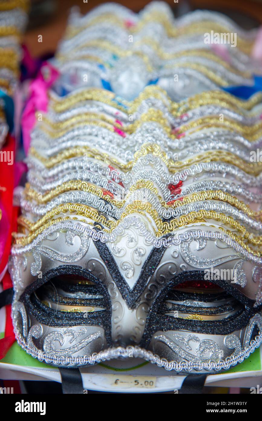karnevalsmasken auf dem Markt in Venedig, Italien Stockfoto