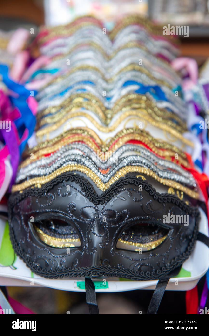 karnevalsmasken auf dem Markt in Venedig, Italien Stockfoto