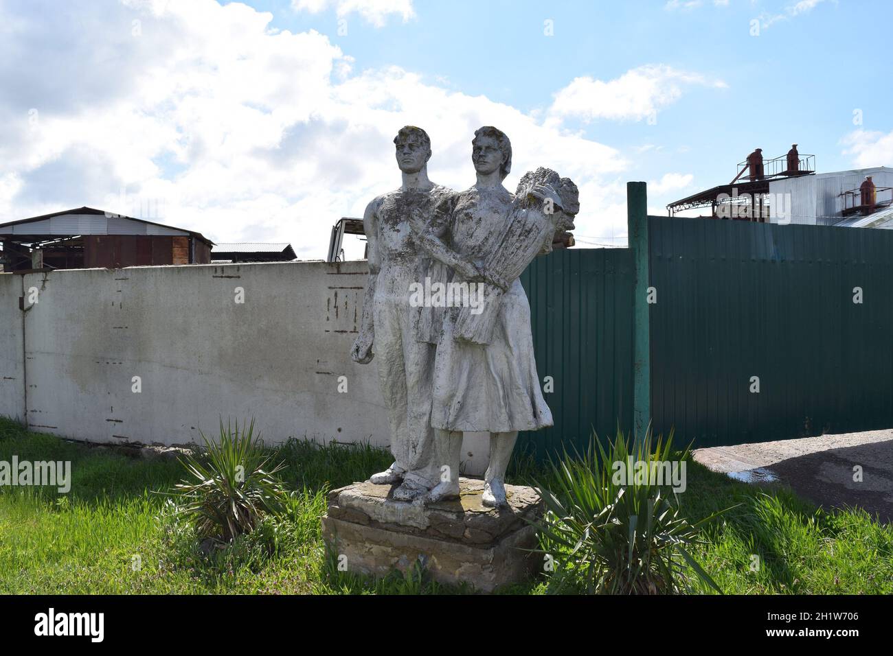 Denkmal für Arbeiter und Kolchos. Altes Denkmal im russischen Hof. Stockfoto