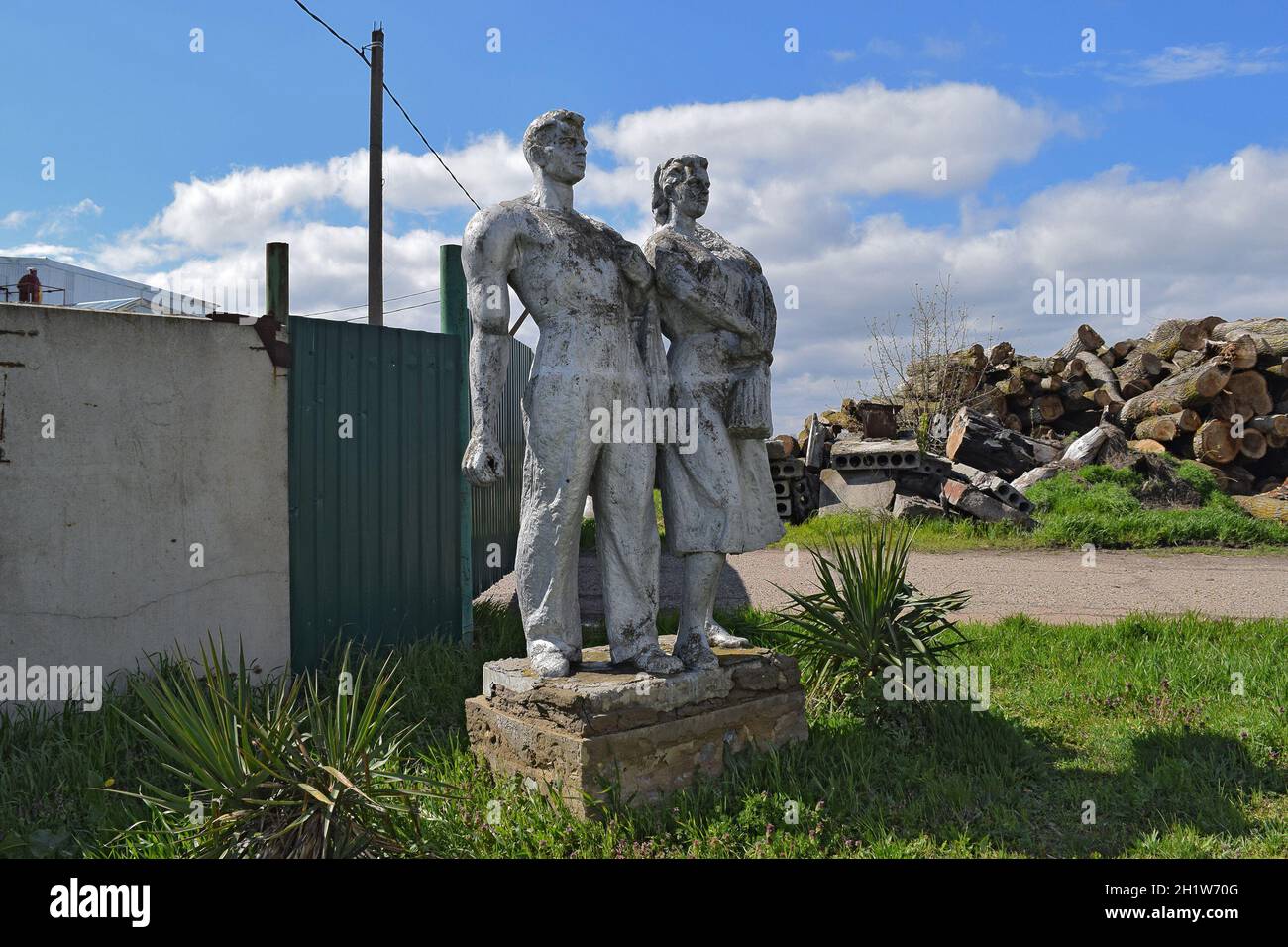 Denkmal für Arbeiter und Kolchos. Altes Denkmal im russischen Hof. Stockfoto