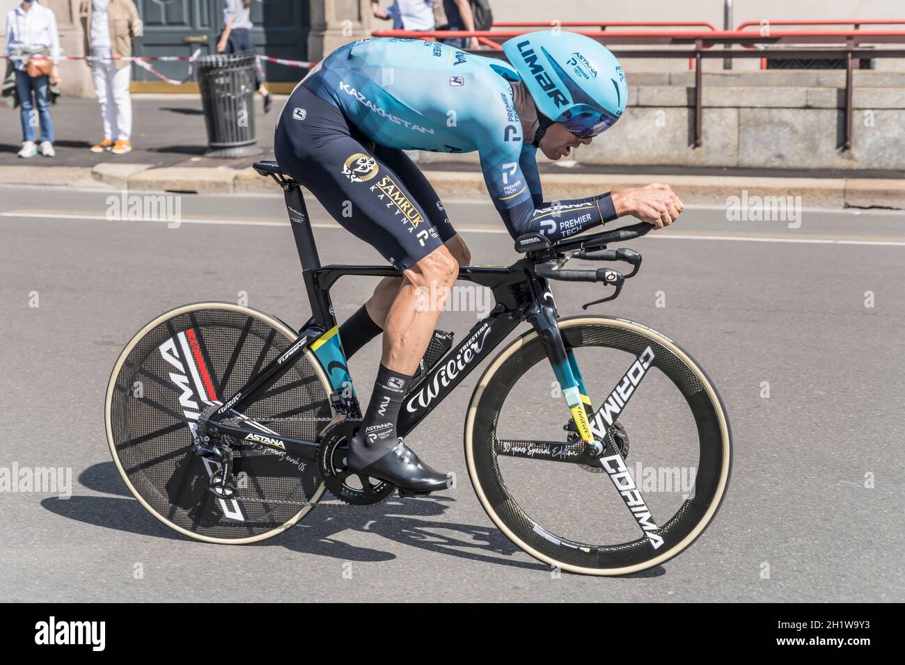 MAILAND, ITALIEN - MAI 30: Letzte Etappe des Giro 2021, Luis Leon Sanchez Konkurrent des Astana Teams bei Höchstgeschwindigkeit während Einzelzeitfahren in City STREE Stockfoto