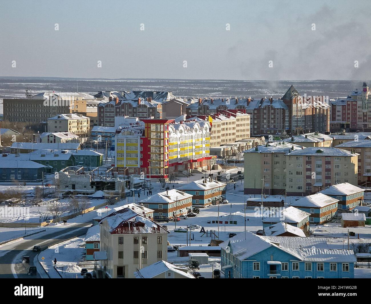 Salekhard, Russland - 27. Februar 2007: Stadt der Salekhard im Winter, Häuser und Straßen der Stadt. Die Stadt ist jenseits des Polarkreises auf der Yamal Stockfoto