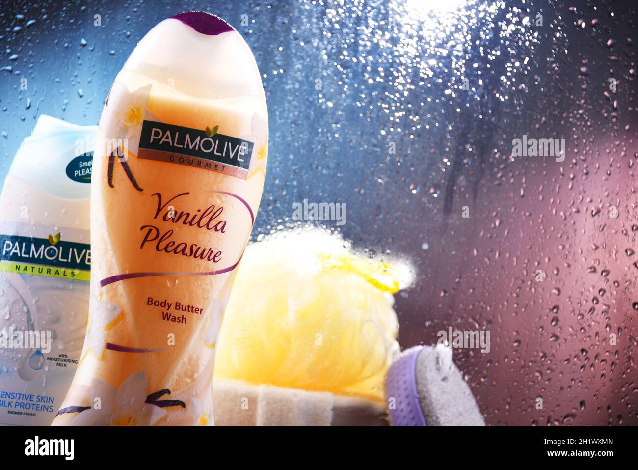 POZNAN, POL - OCT 23, 2020: Produkte von Palmolive, Kosmetikmarke der amerikanischen Firma Colgate-Palmolive. Es wurde 1898 A eingeführt Stockfoto POZNAN, POL - OCT 23, 2020: Produkte von Palmolive, Kosmetikmarke der amerikanischen Firma Colgate-Palmolive. Es wurde 1898 A eingeführt Stockfoto