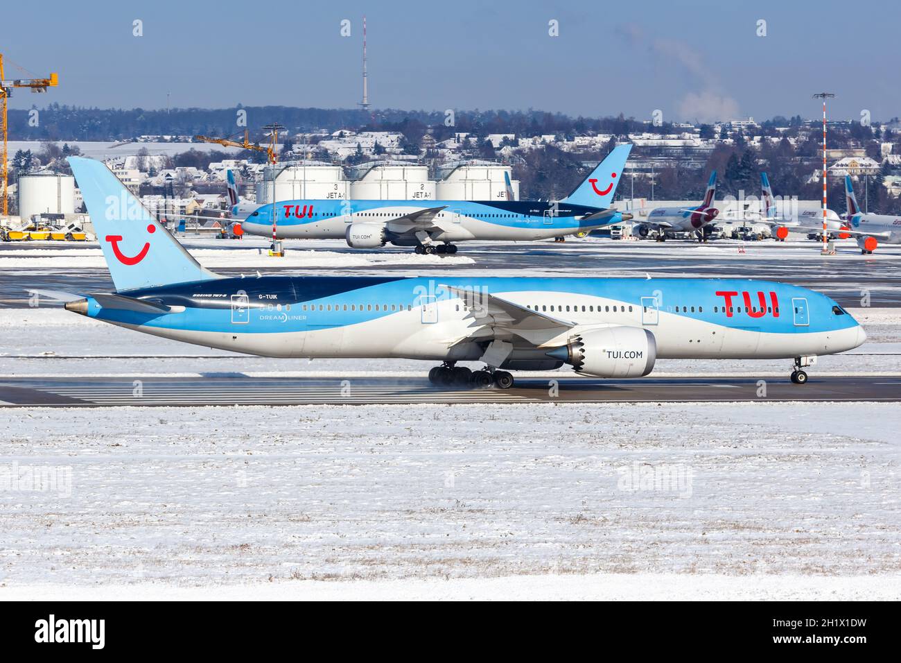 Stuttgart, 11. Februar 2021: TUI Boeing 787-9 Dreamliner Flugzeuge am Flughafen Stuttgart (STR) in Deutschland. Boeing ist ein amerikanisches Flugzeug ma Stockfoto