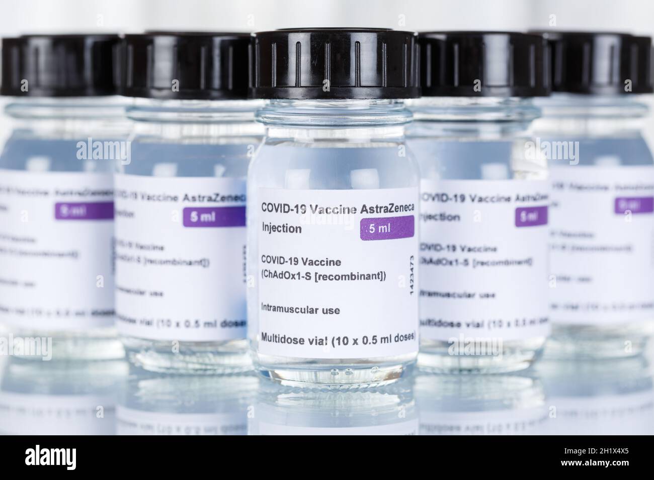 Stuttgart, 19. März 2021: AstraZeneca Coronavirus-Impfstoff Corona Virus COVID-19 Covid-Impfstoffe in Deutschland. Stockfoto