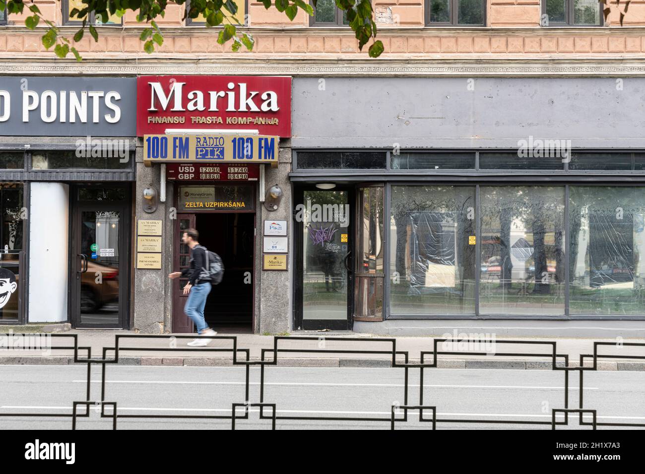 Riga, Lettland. August 2021. Radio PIK 100 FM sendete Hauptquartier in der Innenstadt Stockfoto
