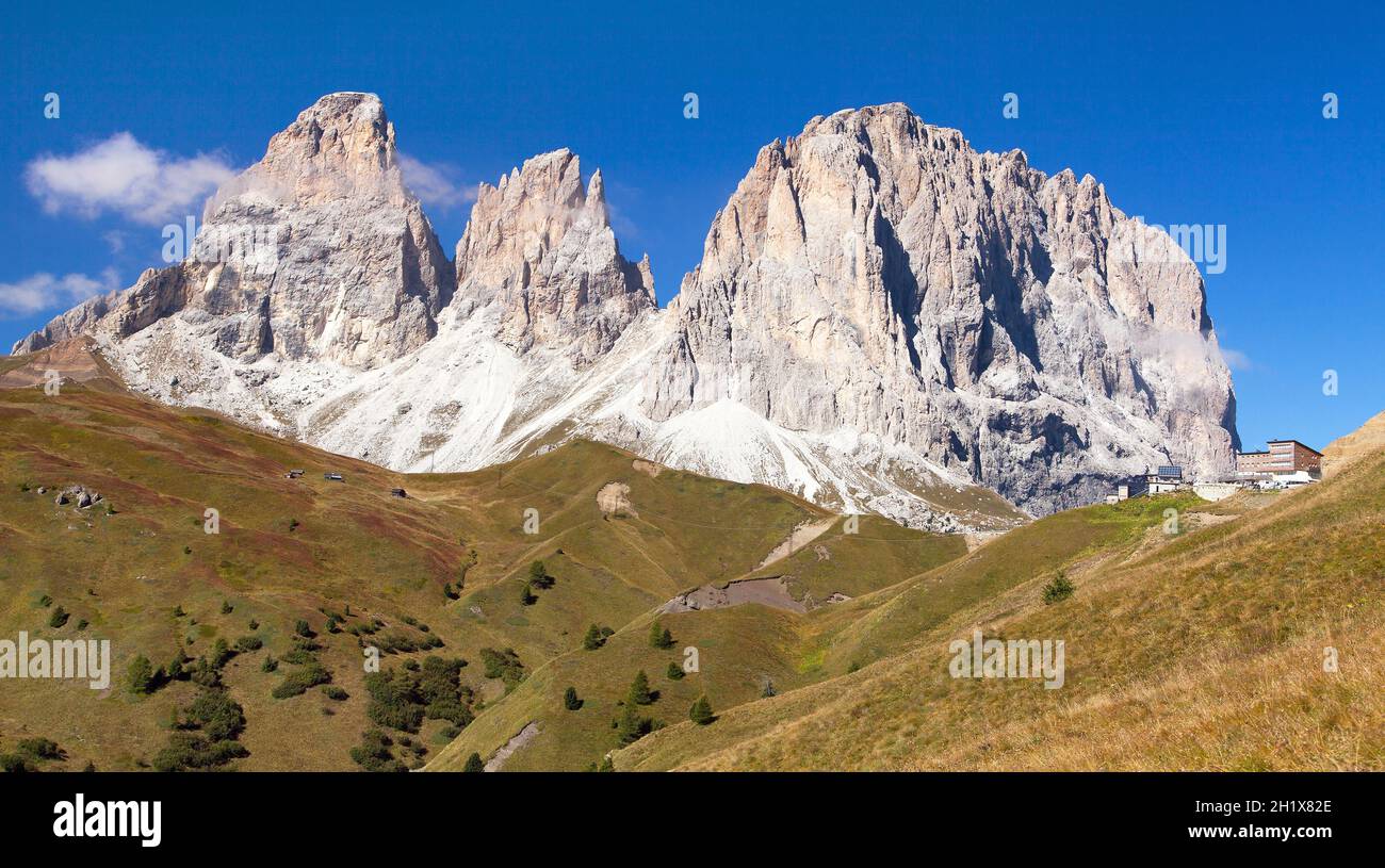 Blick auf den Sellajoch und die Langkofel, Plattkofel, Sassopiatto, Langkofel, Südtirol, Dolomiten Berge, Italien Stockfoto