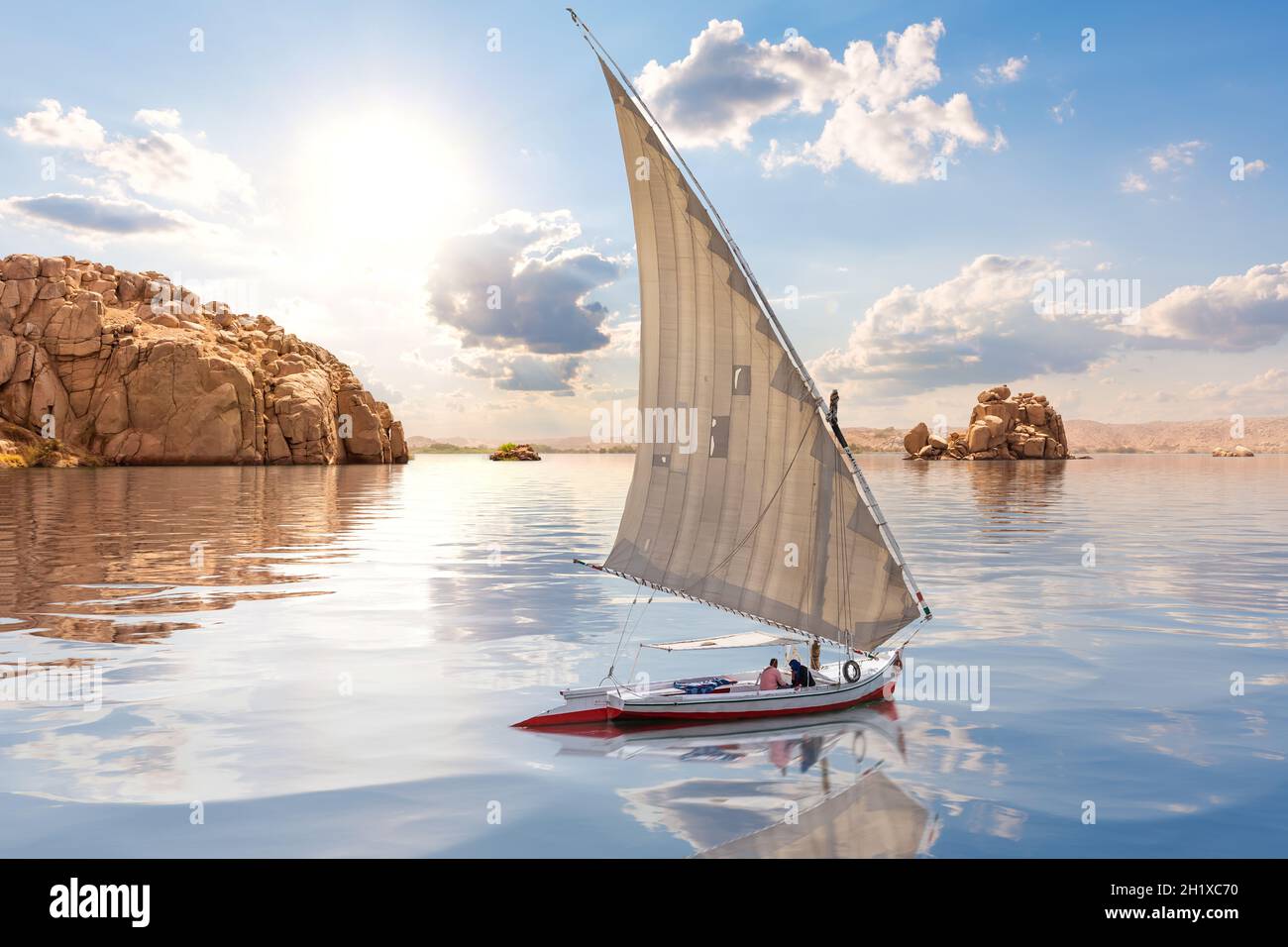 Felucca und Inseln am Nil, Assuan, Ägypten. Stockfoto