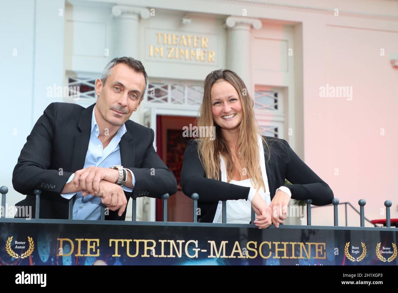 Benoit Solès (Autor), Martha Kunicki (Intendantin), Premiere & Wiederaufnahme der 'die Turing-Maschine' am 19.9.2021 im Theater im Zimmer, Hamburg Stockfoto