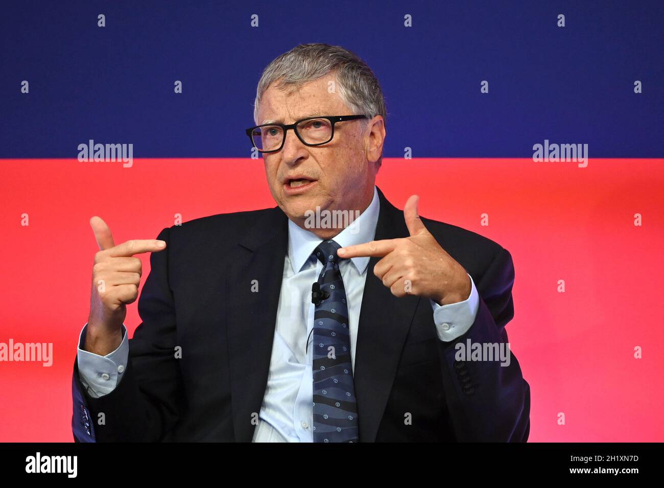 Bill Gates spricht während des Global Investment Summit im Science Museum, London. Bilddatum: Dienstag, 19. Oktober 2021. Stockfoto