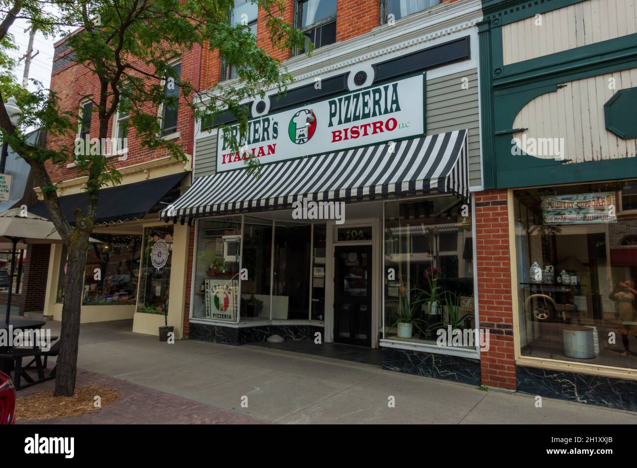 Alpena Michigan, USA - 19. Juli 2021: Freier's Pizzeria Ital Bistro in Alpena Stockfoto