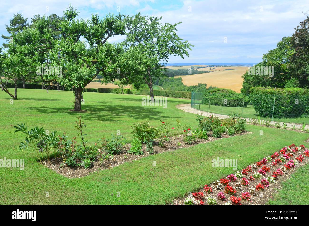 FRANKREICH. HAUTE-MARNE (52). COLOMBEY-LES-DEUX-EGLISES. DER GARTEN VON LA BOISSERIE, HAUS GEKAUFT AM 9. JUNI 1934 VON CHARLES DE GAULLE UND SEINER FRAU Stockfoto