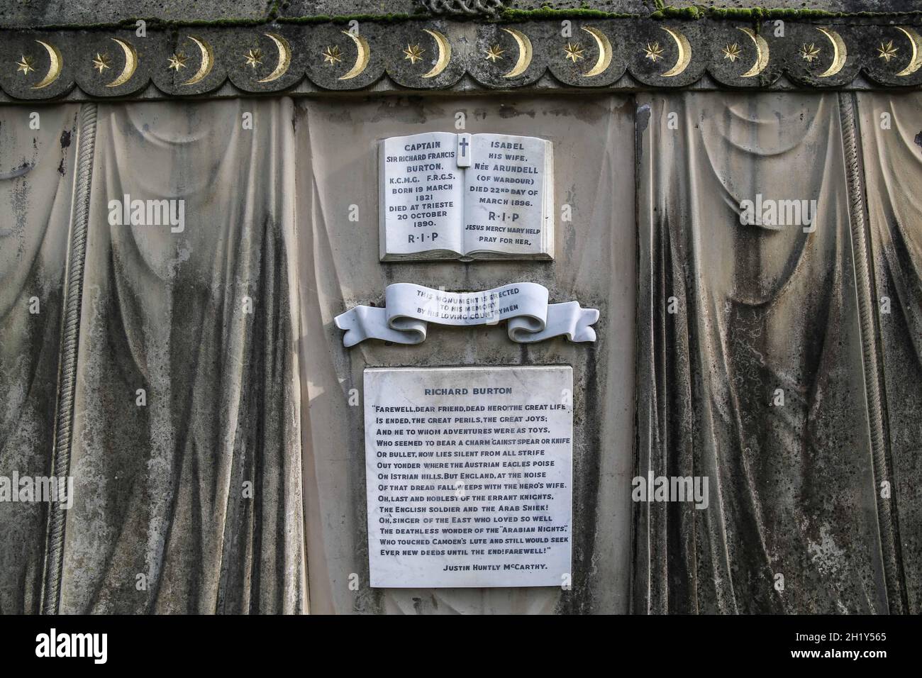 London UK 19 October 2021 Burtons bekannteste Erfolge umfassen: Eine gut dokumentierte Reise nach Mekka in Verkleidung, Zu einer Zeit, in der den Europäern der Zugang wegen Todesschmerz verboten wurde. Eine unverhobene Übersetzung von eintausend und einer Nacht und die Veröffentlichung des Kama Sutra in englischer Sprache und eine Reise mit John Hanning Speke als ersten Europäern, die die Großen Seen von Afrika auf der Suche besuchten Der Quelle des Nils. Paul Quezada-Neiman Stockfoto London UK 19 October 2021 Burtons bekannteste Erfolge umfassen: Eine gut dokumentierte Reise nach Mekka in Verkleidung, Zu einer Zeit, in der den Europäern der Zugang wegen Todesschmerz verboten wurde. Eine unverhobene Übersetzung von eintausend und einer Nacht und die Veröffentlichung des Kama Sutra in englischer Sprache und eine Reise mit John Hanning Speke als ersten Europäern, die die Großen Seen von Afrika auf der Suche besuchten Der Quelle des Nils. Paul Quezada-Neiman Stockfoto