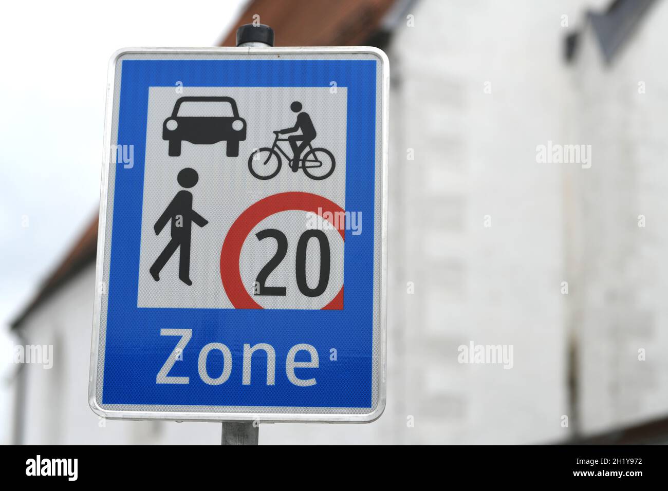 20 km/h Begegnungszone in Perg, Oberösterreich, Österreich, Europa - 20 km/h Begegnungszone in Perg, Oberösterreich, Österreich, Europa Stockfoto