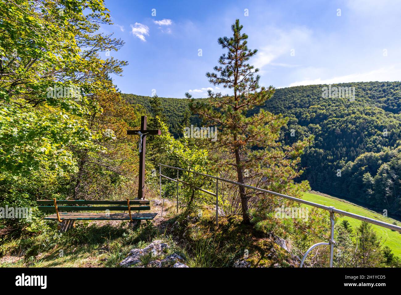 Wunderschöne Herbstwanderung bei Beuron im Naturpark Obere Donau mit tollen Ausblicken und Panoramen Stockfoto