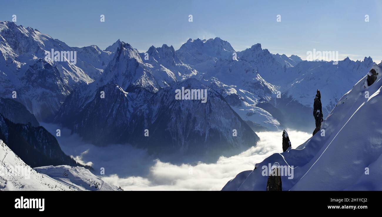 PANORAMABLICK AUF DAS MASSIV DES LA VANOISE VOM GRANDE ROCHETTE, LA PLAGNE, ALPEN, SAVOYEN (73), RHONE-ALPES, FRANKREICH Stockfoto