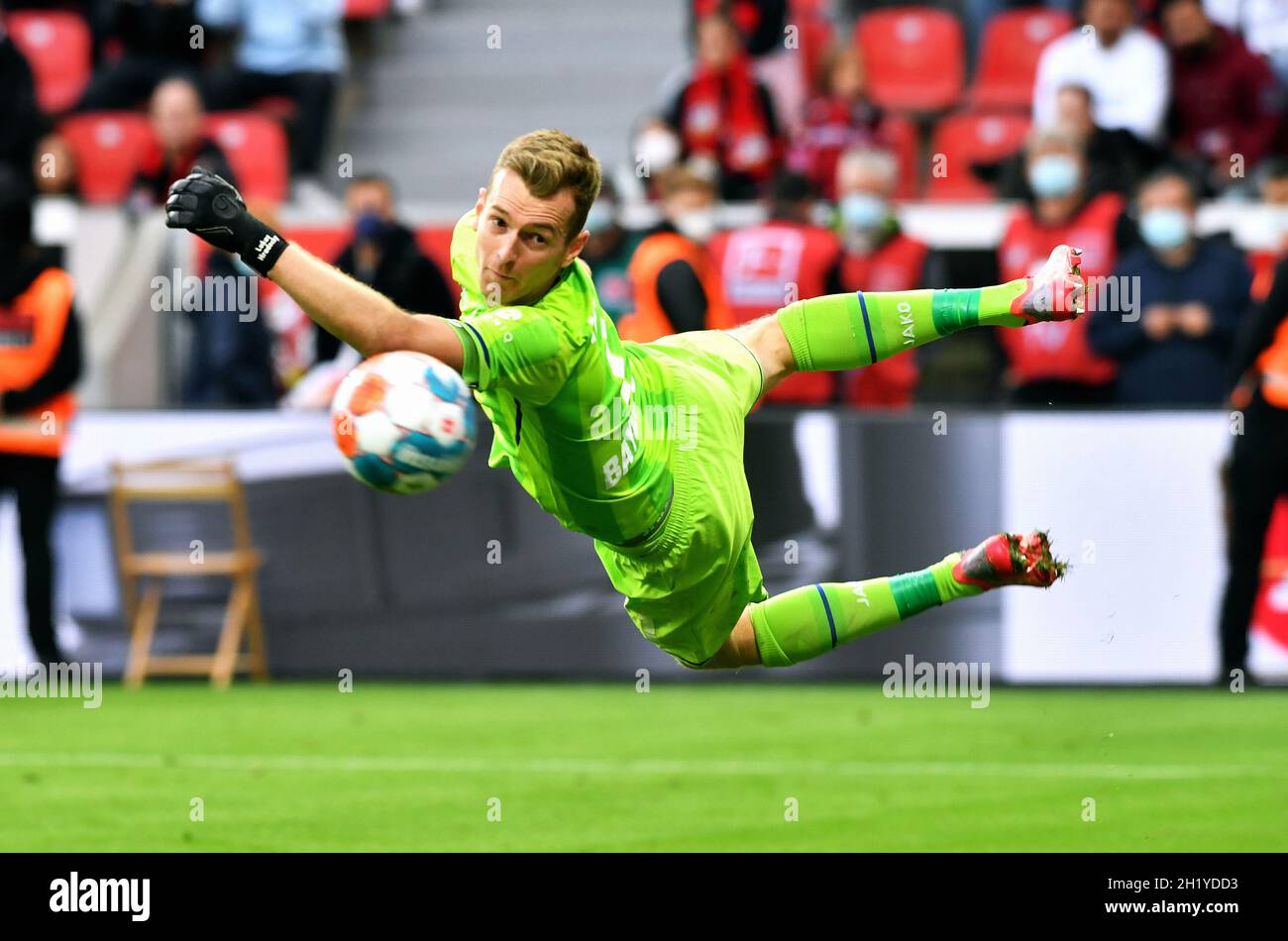 Bundesliga, BayArena Leverkusen, Bayer Leverkusen gegen Bayern München; Lukas Hradecky. Stockfoto