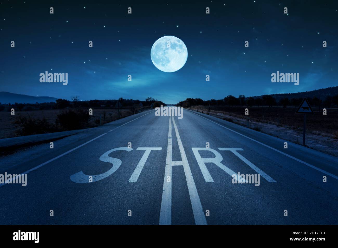 Startpunkt auf hölzernen Fußboden gegen Sonnenuntergang Stockfoto