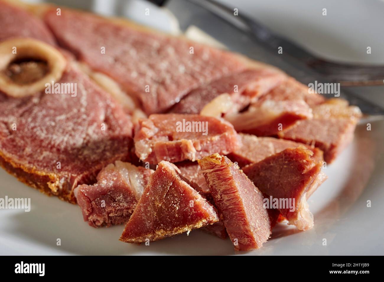 Traditionell gehäutetes Country-Schinkensteak aus Broadbent in Kentucky, USA Stockfoto