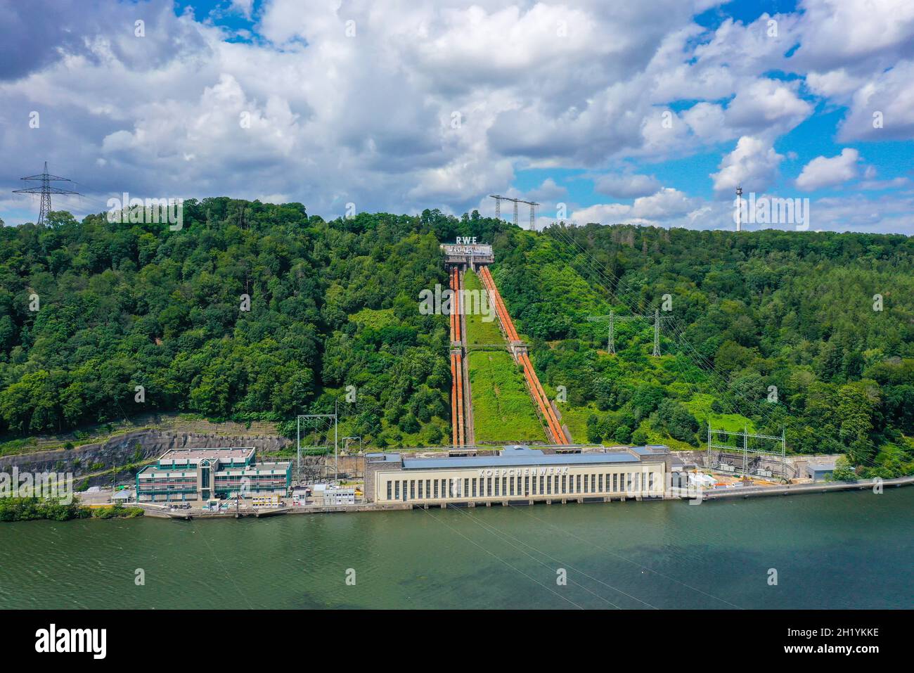 Herdecke, Nordrhein-Westfalen, Deutschland - RWE Pumpspeicherkraftwerk Herdecke am Hengsteysee. Lake Hengstey, fertiggestellt 1929 und in Betrieb Stockfoto