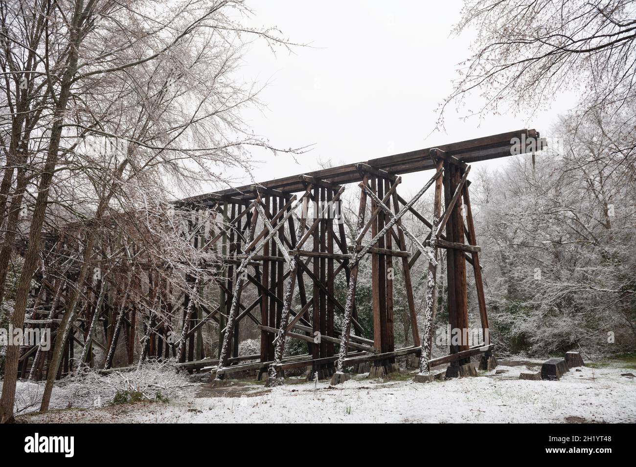 Athen, Georgia, USA historischer verlassene Zugaufstand in der Wintersaison. Stockfoto