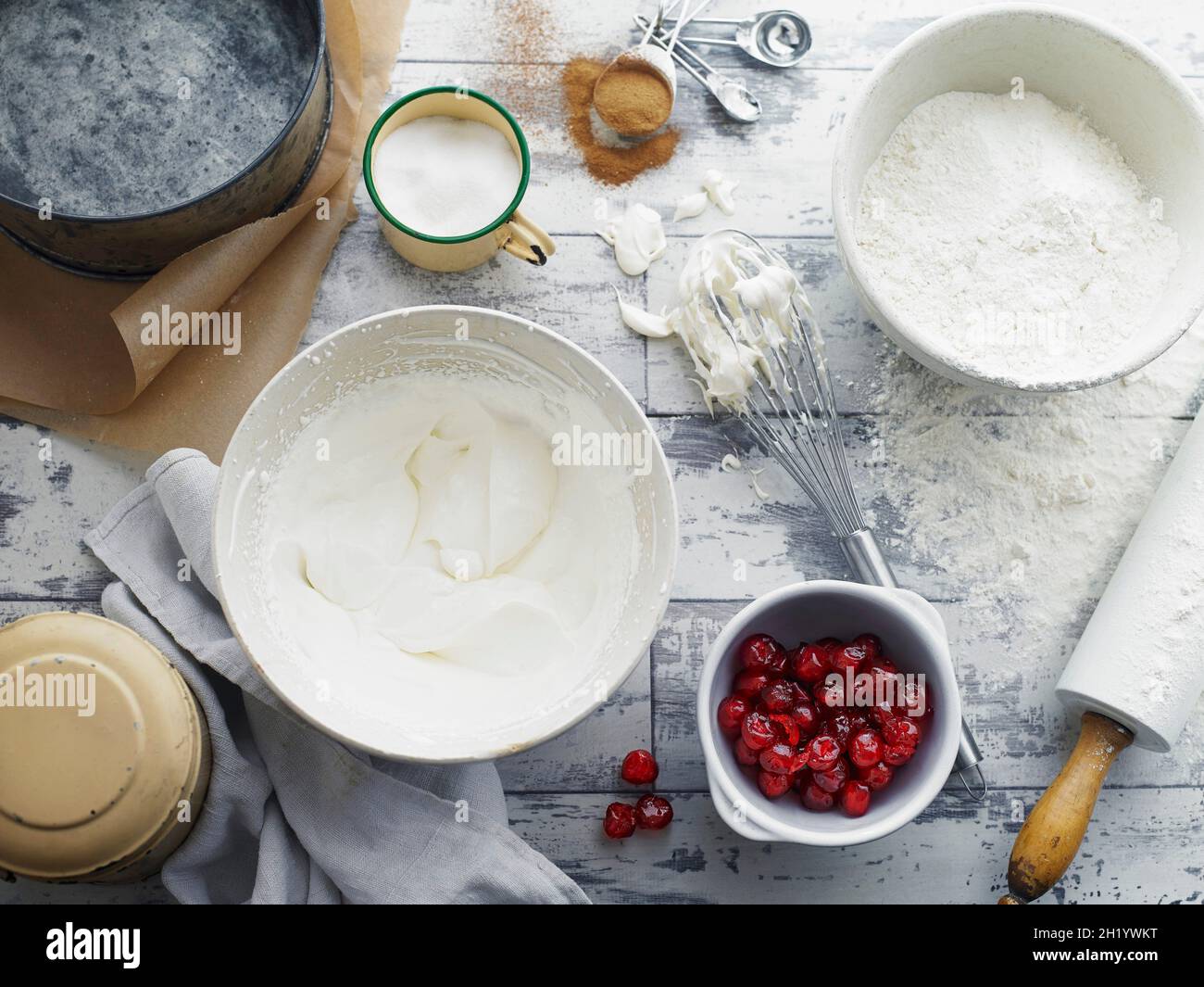Zutaten für Kirschkuchen Stockfoto