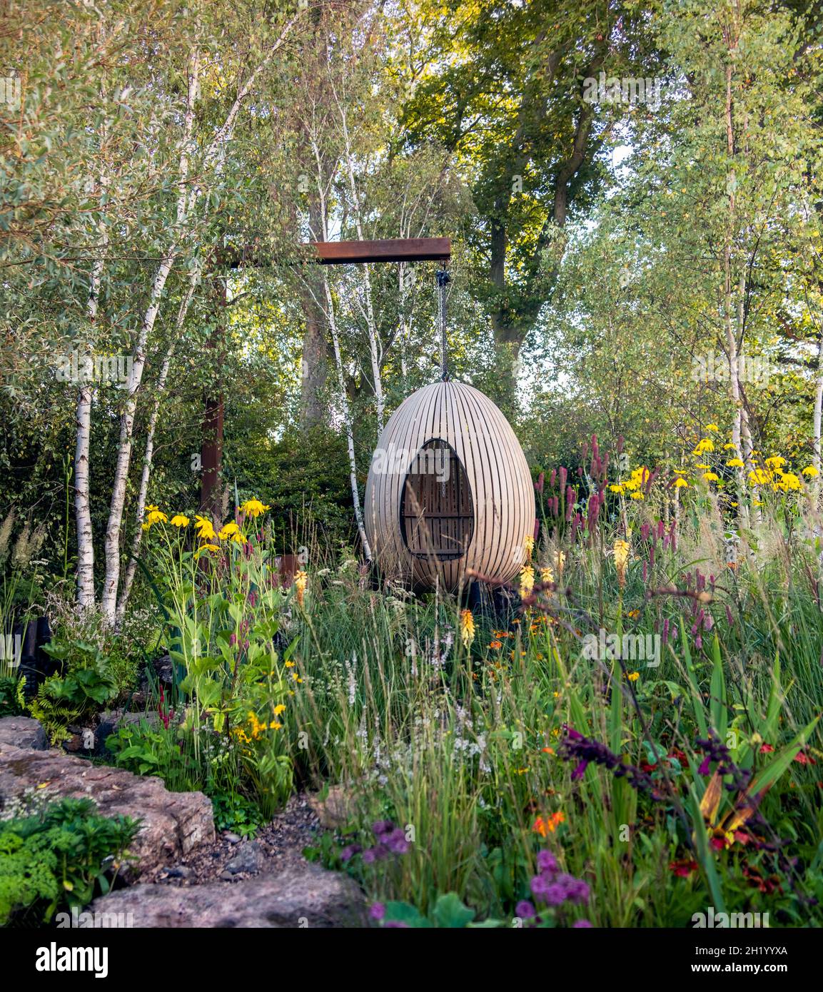 Der Yeo Valley Organic Garden auf der Chelsea Flower Show 2021 in London, Großbritannien. Stockfoto