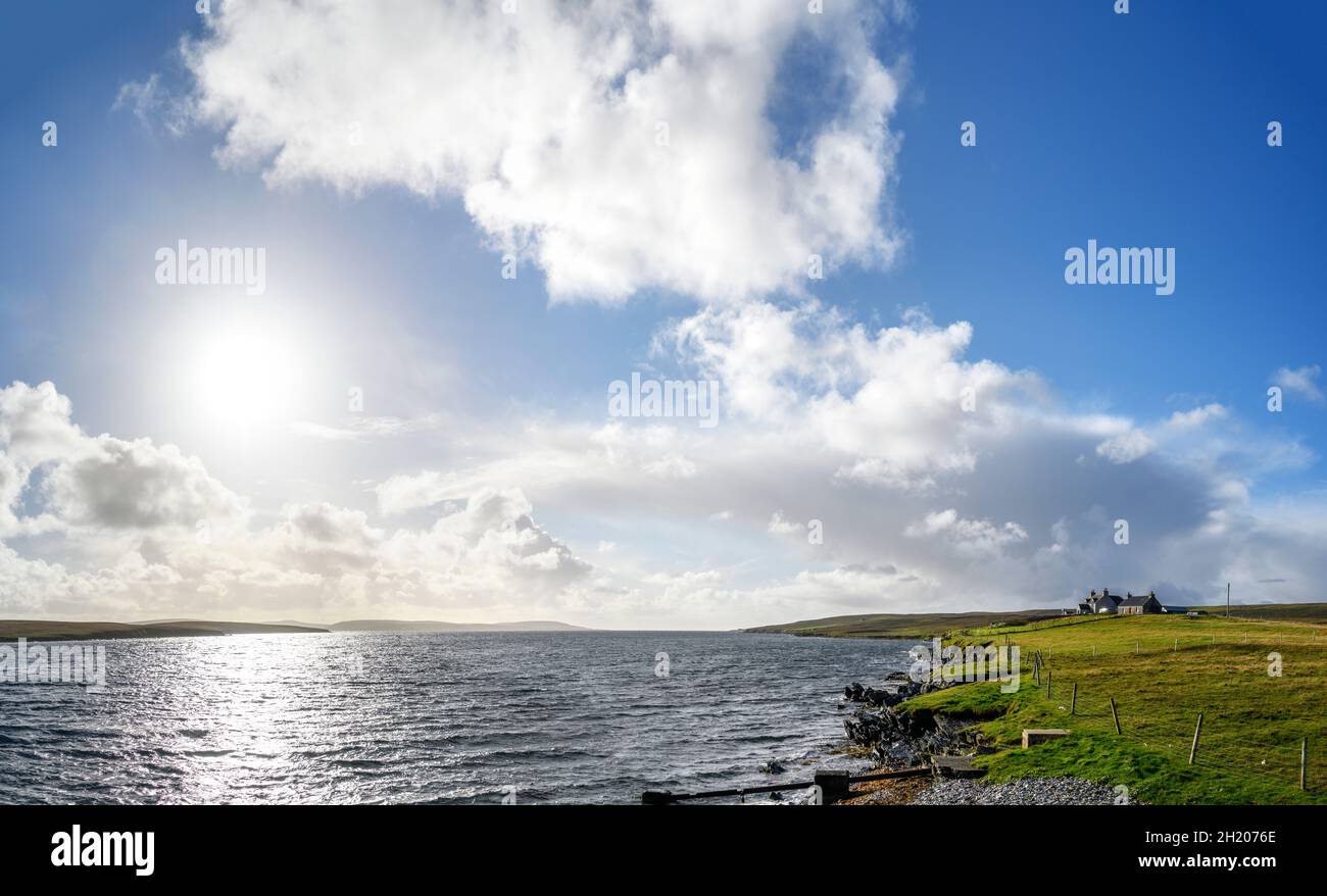 Landschaft in der Nähe der Gutcher nach Belmont Ferry, Yell, Shetland, Shetland Islands, Schottland, VEREINIGTES KÖNIGREICH Stockfoto