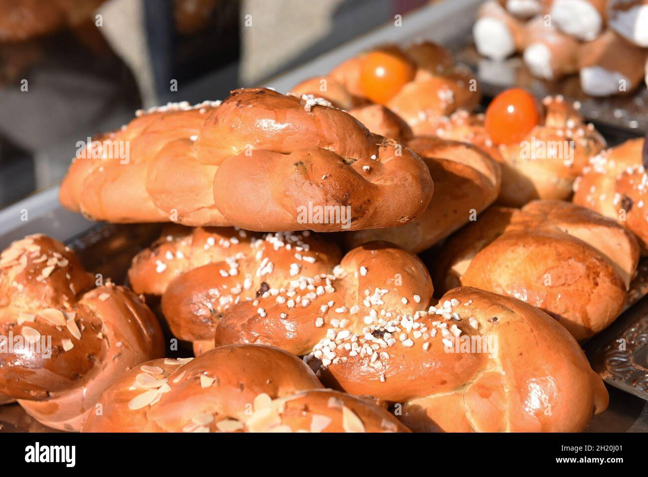 Ein Brioche-Zopf in der Osterzeit. In Österreich bezeichnet Brioche ein ...