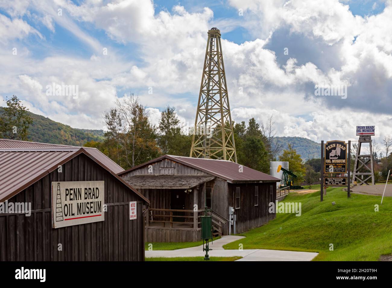 Bradford, Pennsylvania - das Penn Brad Oil Museum erzählt die Geschichte des Bradford Oil Field, das mit 90,000 Bohrlöchern 83 % des US-Öls produzierte Stockfoto