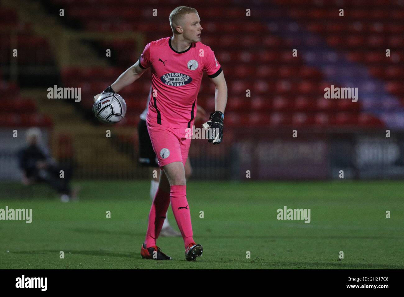 GATESHEAD, GROSSBRITANNIEN. 19. OKTOBER Jacob Chapman von Gateshead während der 4. Qualifikationsrunde des FA Cup zwischen Gateshead und Marske United am Dienstag, den 19. Oktober 2021 im Gateshead International Stadium, Gateshead. (Kredit: Rob Smith | MI News)nnn Kredit: MI Nachrichten & Sport /Alamy Live News Stockfoto