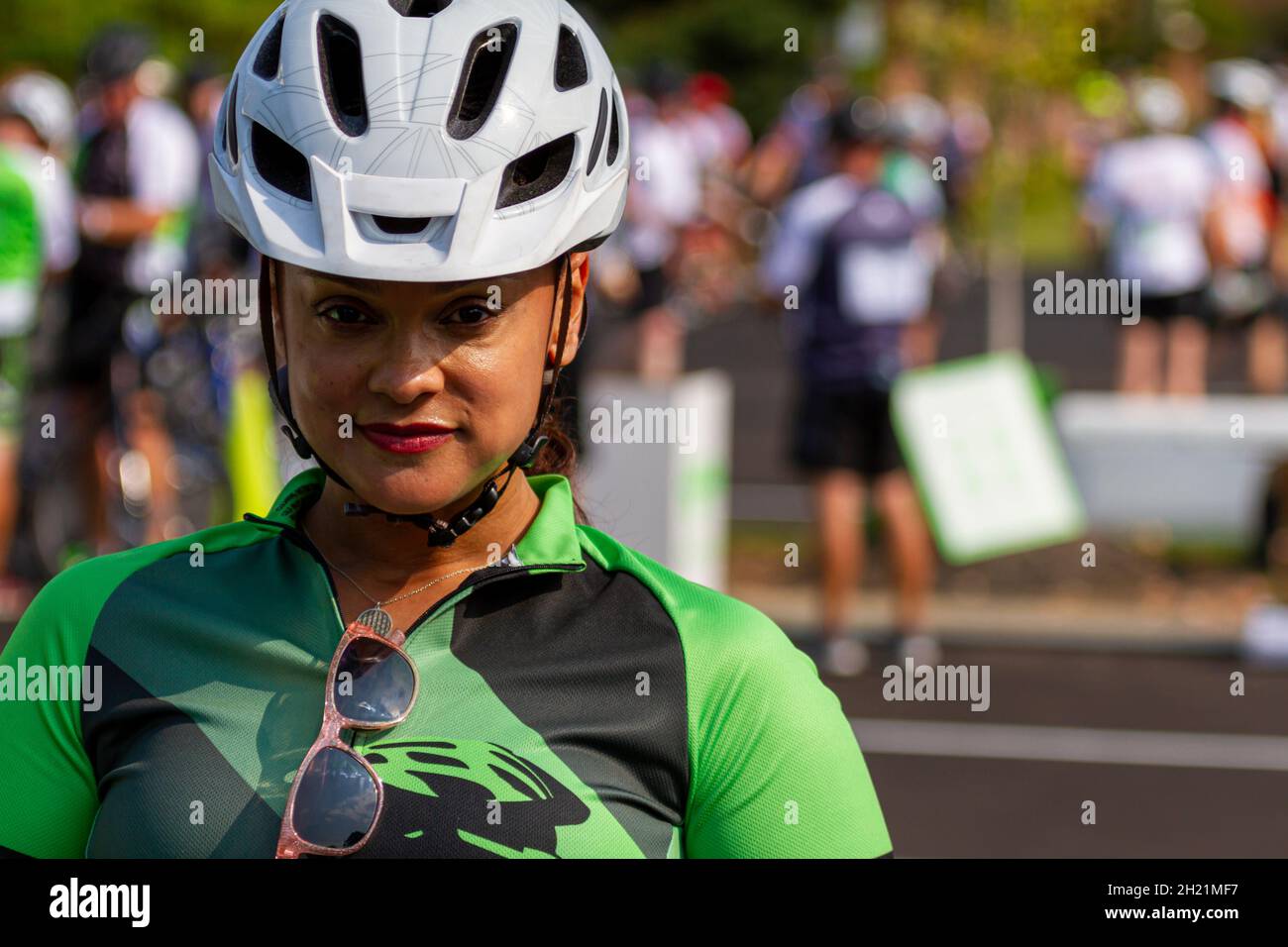 Columbus, OH USA 08-07-2021: Jährliche Pelatonia-Spendenaktion für das Krebszentrum der Ohio State University. Porträt Einer schönen jungen hispanischen Frau in Stockfoto