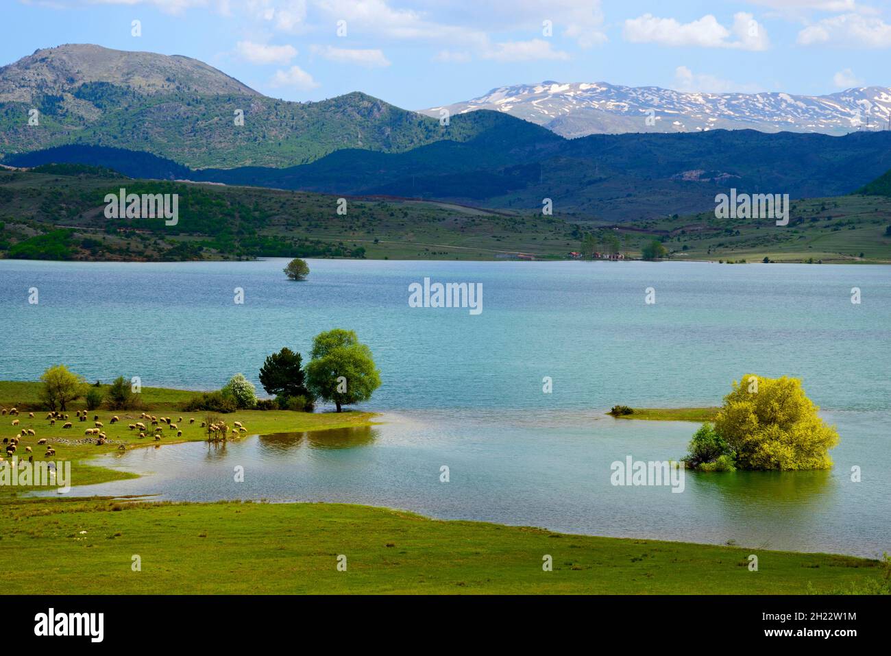Vithkuq Reservoir, Gramoz Mountains, Korca, Korca, Albanien Stockfoto