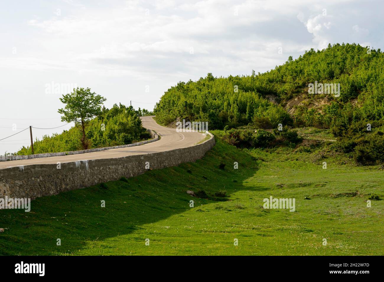 SH3 in der Nähe des Krraba-Passes, zwischen Elbasan und Tirana, Albanien Stockfoto