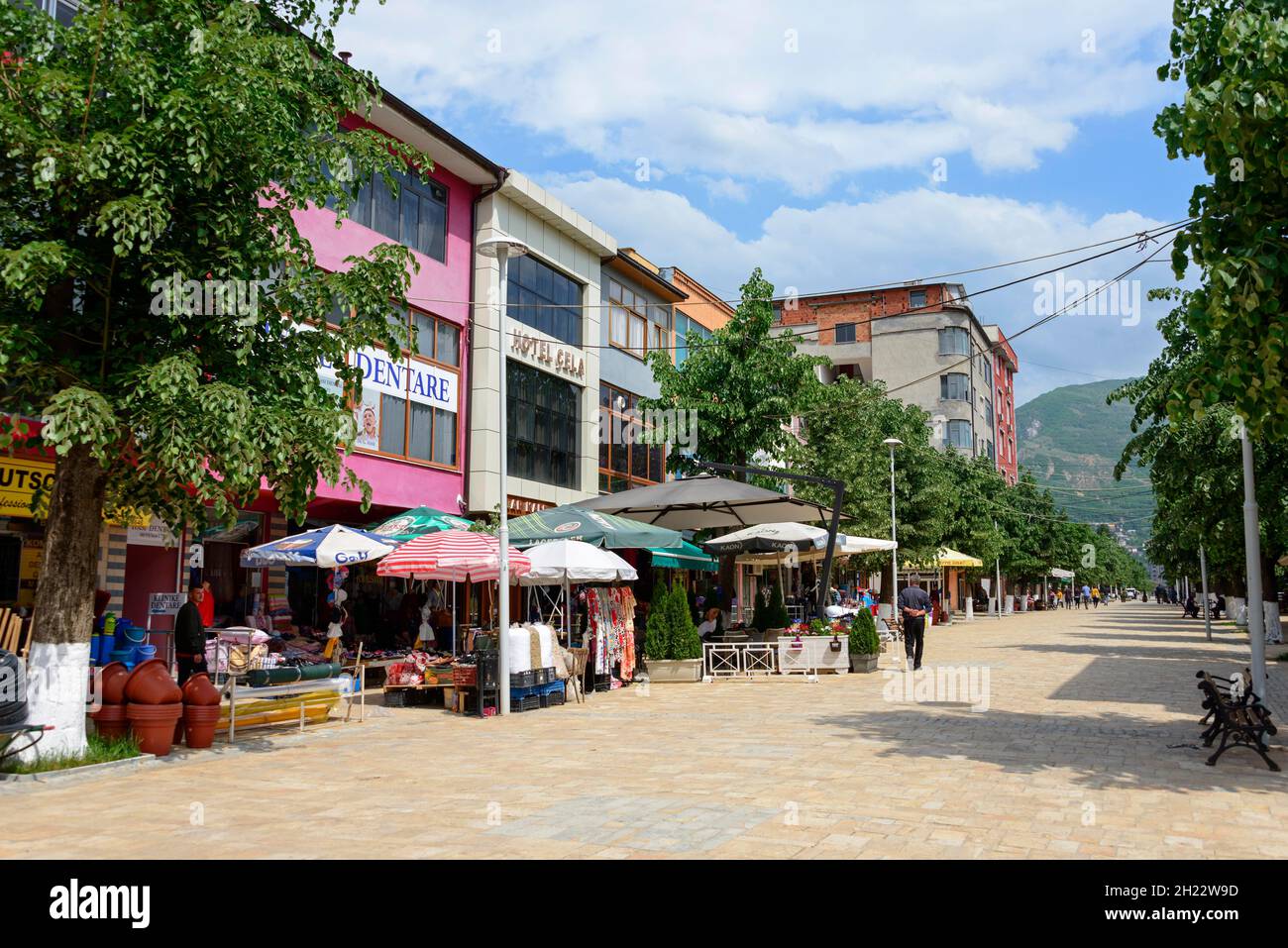 Fußgängerzone, Peshkopi, Albanien Stockfoto