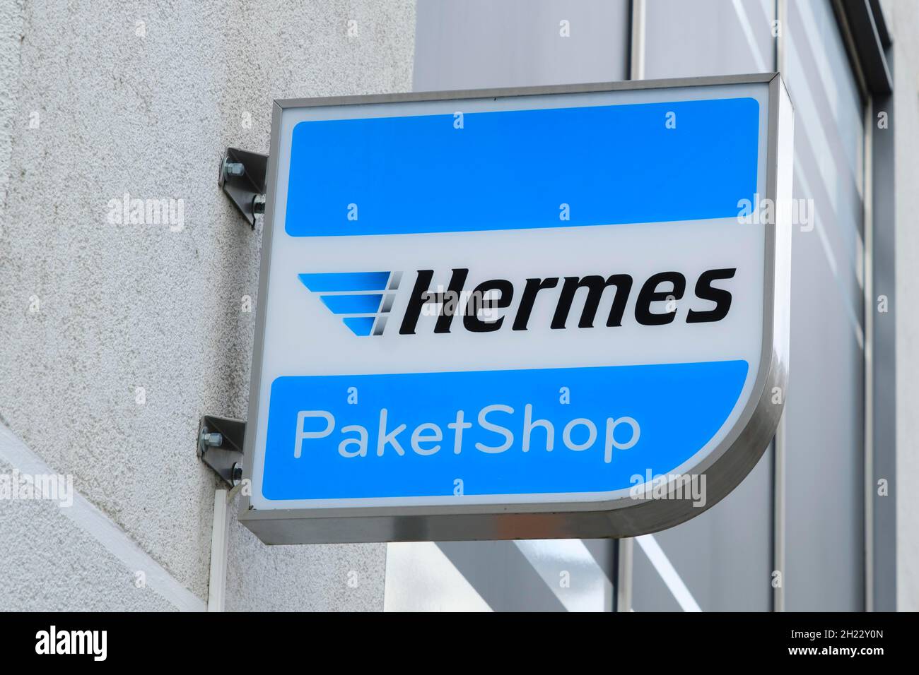 Fassade mit Schild Hermes, PaketShop, Nordrhein-Westfalen, Deutschland  Stockfotografie - Alamy