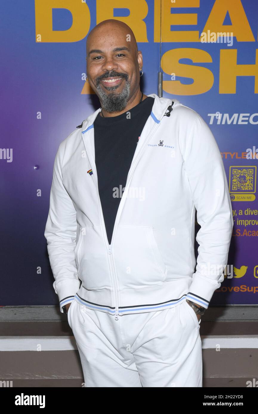 New York, USA. Oktober 2021. James Monroe Iglehart nimmt am 19. Oktober 2021 an der Eröffnungsnacht „Freestyle Love Supreme“ im Booth Theater in New York, NY, Teil. (Foto von Anthony Behar/Sipa USA) Quelle: SIPA USA/Alamy Live News Stockfoto