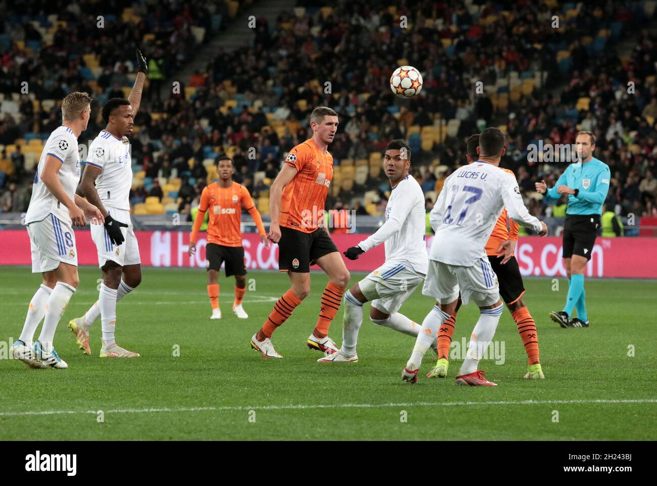 Nicht exklusiv: KIEW, UKRAINE - 19. OKTOBER 2021 - die Spieler werden während des 2021/2022 UEFA Champions League Matchday 3 Gruppe D Spiels dazwischen in Aktion gesehen Stockfoto