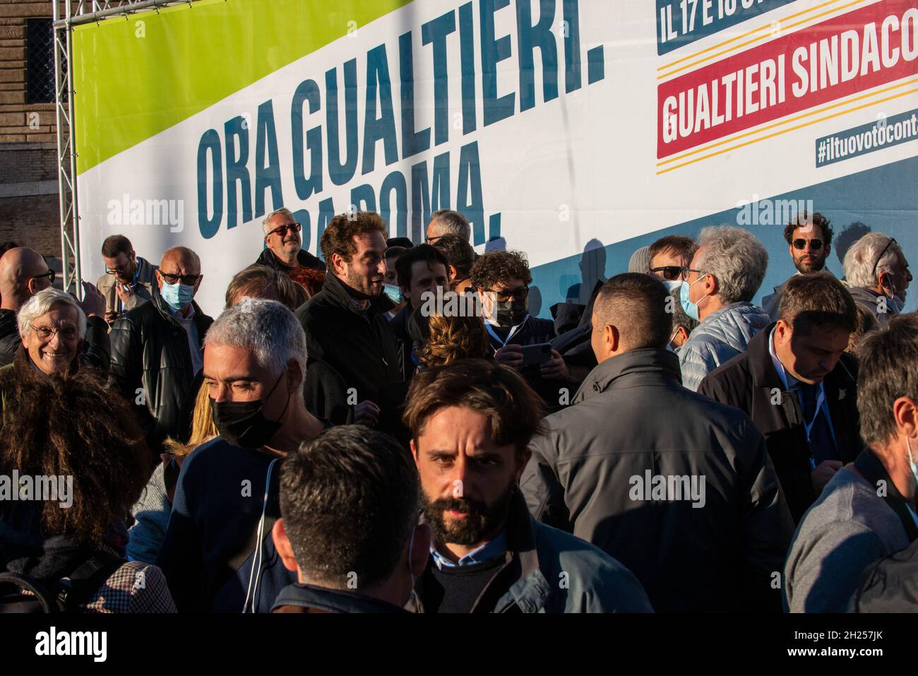 Rom, Italien 15/10/2021: Abschlusskampagne von Roberto Gualtieri zur Wahl des Bürgermeisters von Rom - Piazza del Popolo © Andrea Sabbadini Stockfoto