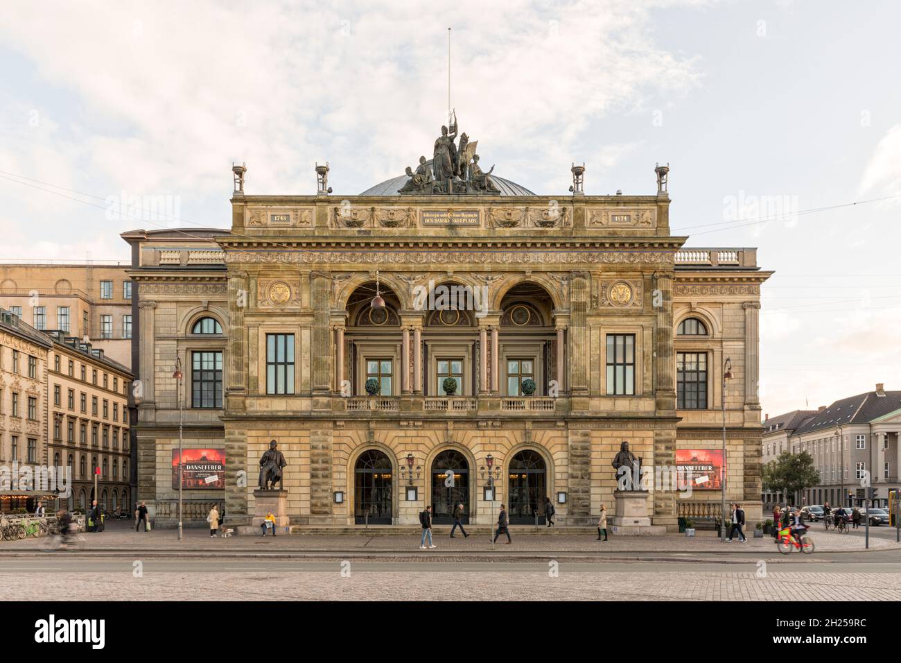 Das Königliche Theater auf dem Kongens Nietorv-Platz in Kopenhagen, Dänemark Stockfoto