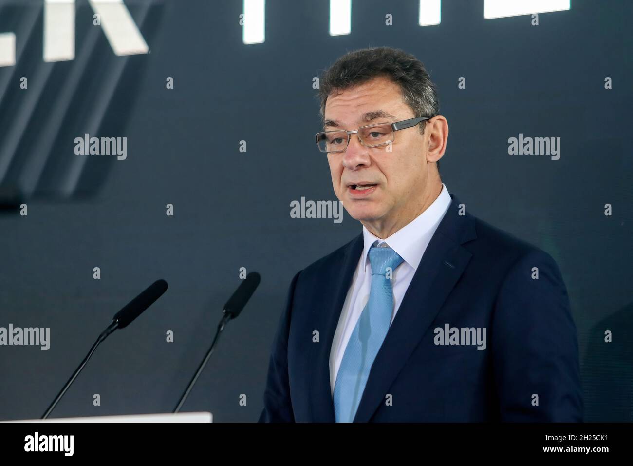 Thessaloniki, Griechenland,12. Oktober 2021: Pfizer CEO Albert Bourla bei der Eröffnungsfeier des neuen Zentrums für digitale Innovation und Busi des Unternehmens Stockfoto