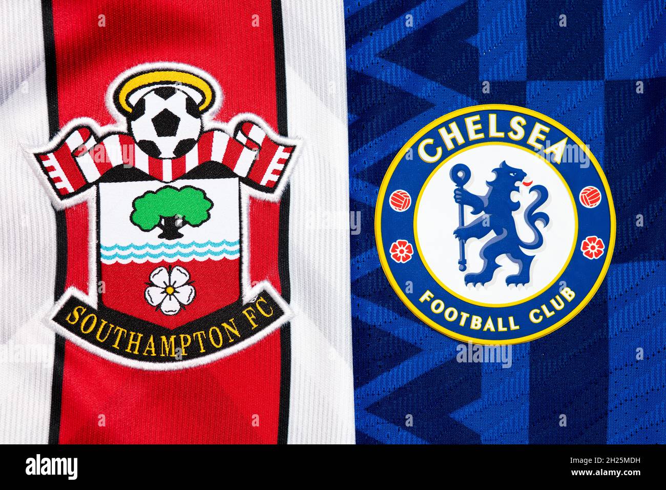 Nahaufnahme des Southampton & Chelsea Clubwappens. Stockfoto