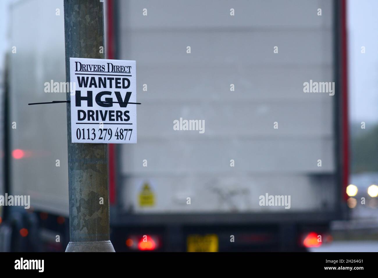 lkw-Fahrer wollten Schild am Straßenrand von leeds united Kingdom Stockfoto