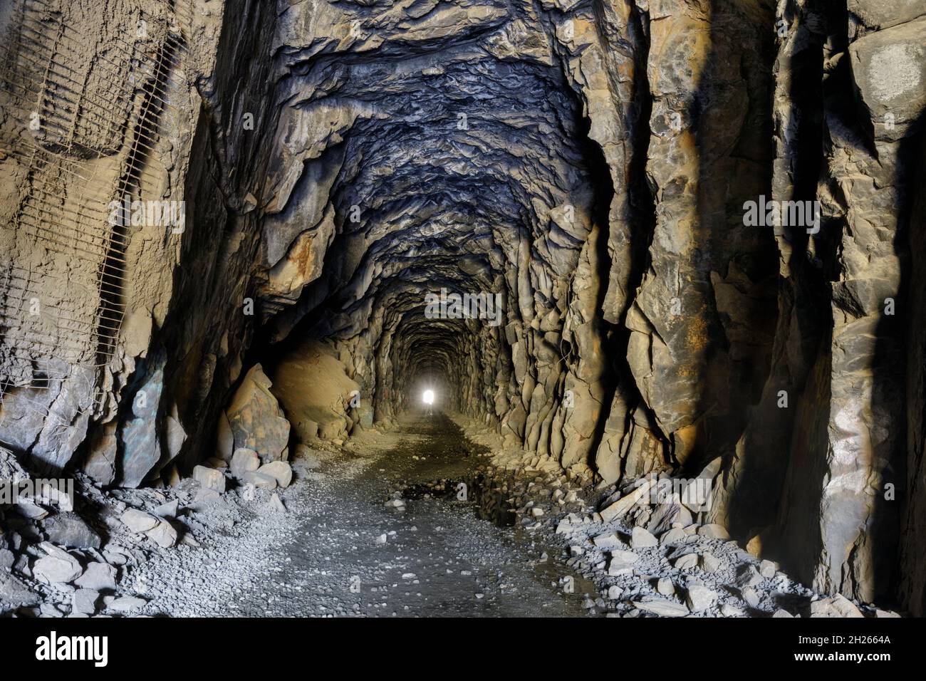 Donner Pass Summit-Eisenbahntunnel für die transkontinentale Eisenbahn auf der Strecke, auf der der erste Wagenzug nach Kalifornien einfuhr. Stockfoto